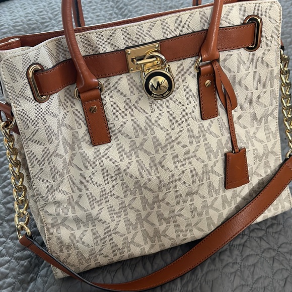 Michael Kors Hamilton Bag - Picture 7 of 7